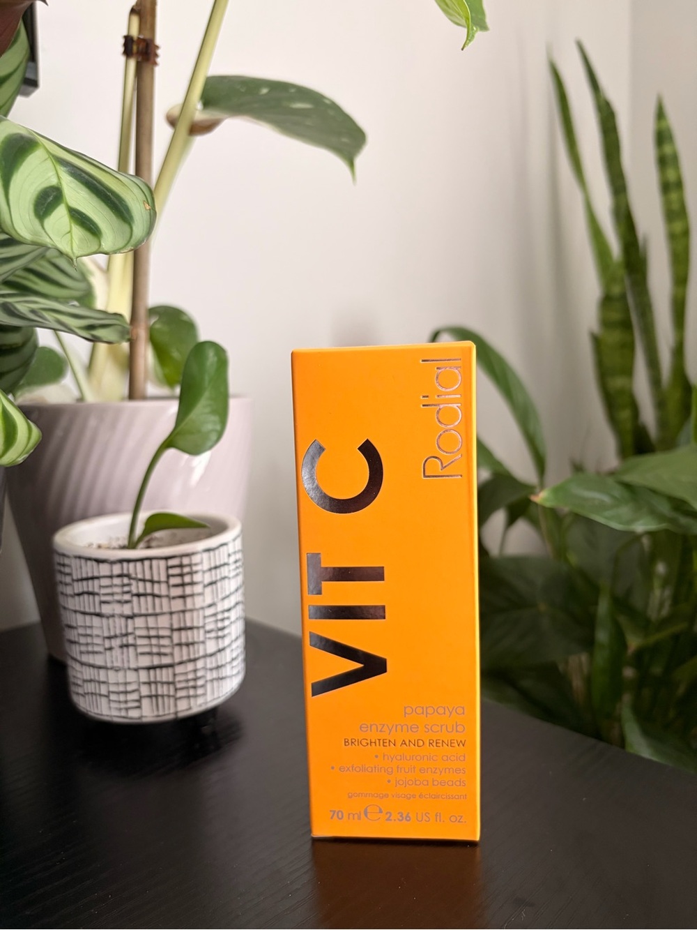 Rodial VIT C Papaya Enzyme Scrub